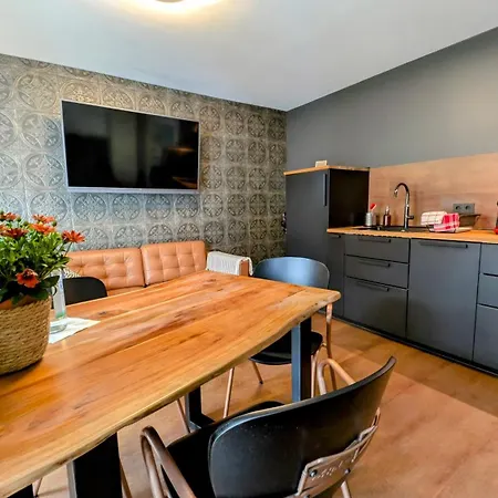 Daire Lychen-daheim, Im Herzen Von *